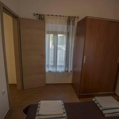 In Starigrad-paklenica 6867 Apartment Starigrad Paklenica