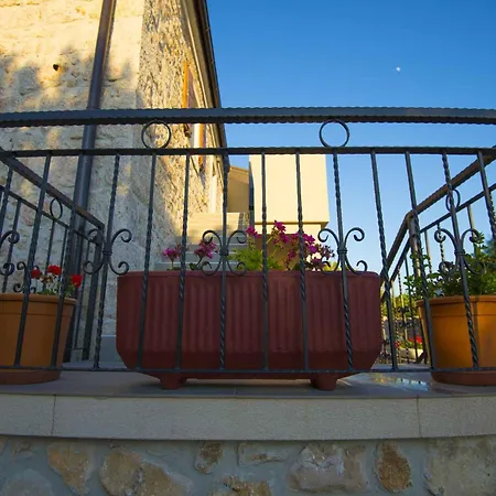 Apartment In Starigrad-paklenica 6867